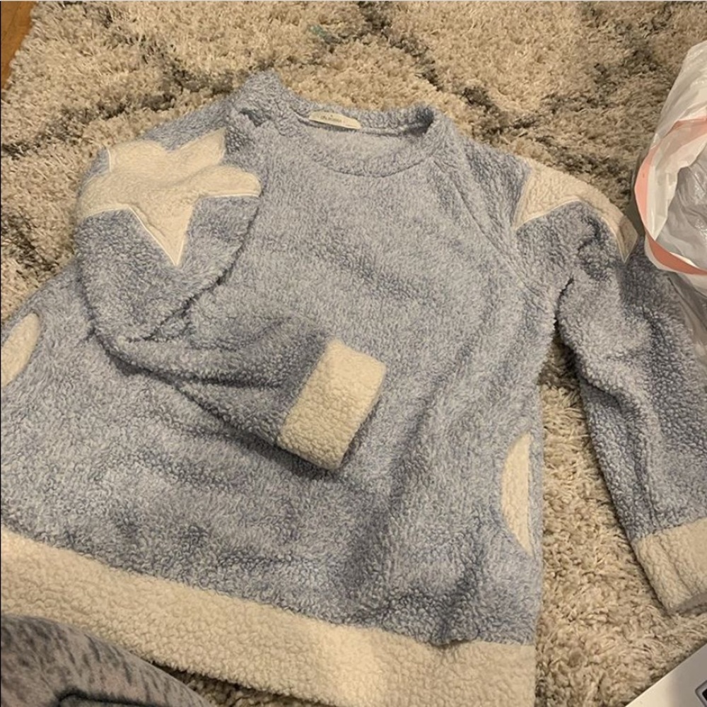 NWOT Super fuzzy sweater